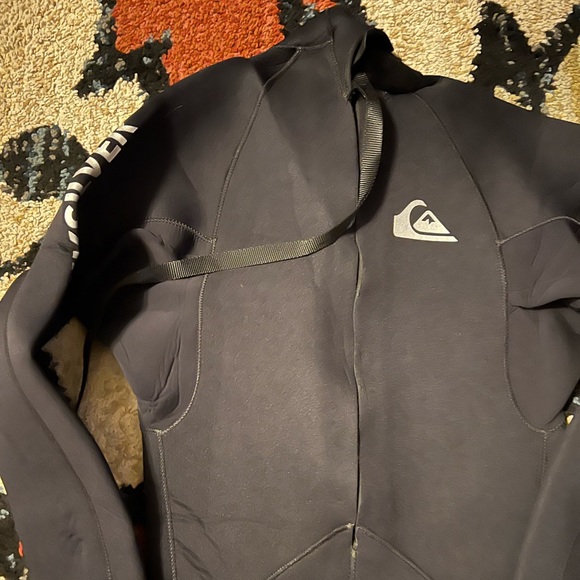3mm M quicksilver wetsuit - Picture 6 of 9